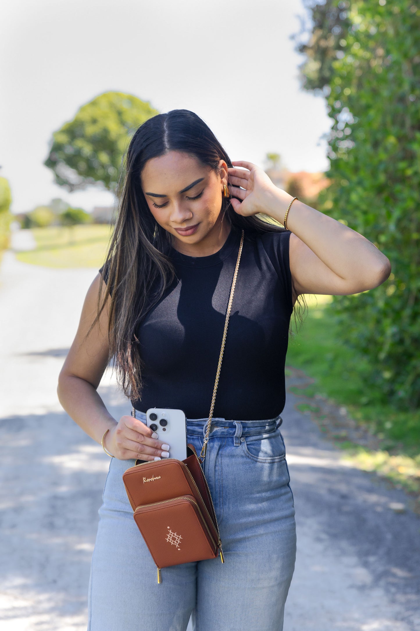 PUĀWAI PHONE BAG