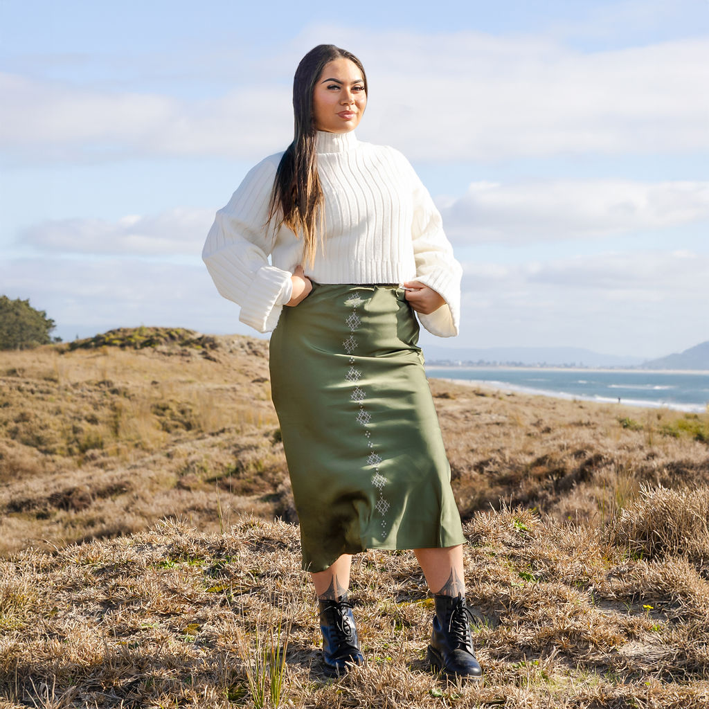 PUĀWAI SATIN SKIRT