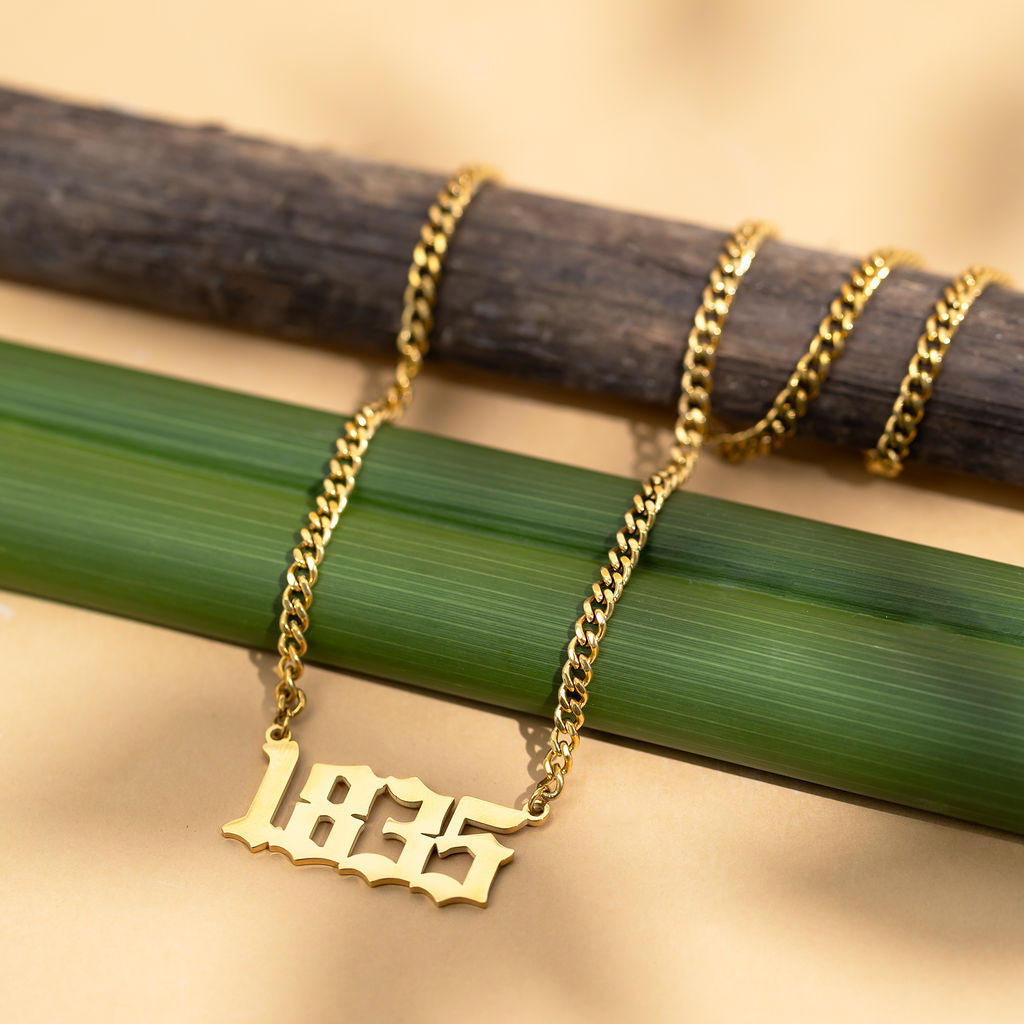 1835 NECKLACE