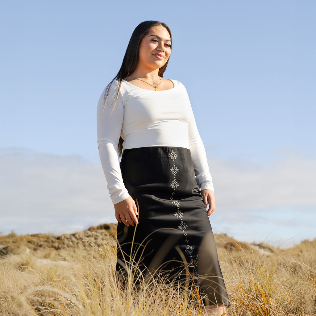 PUĀWAI SATIN SKIRT