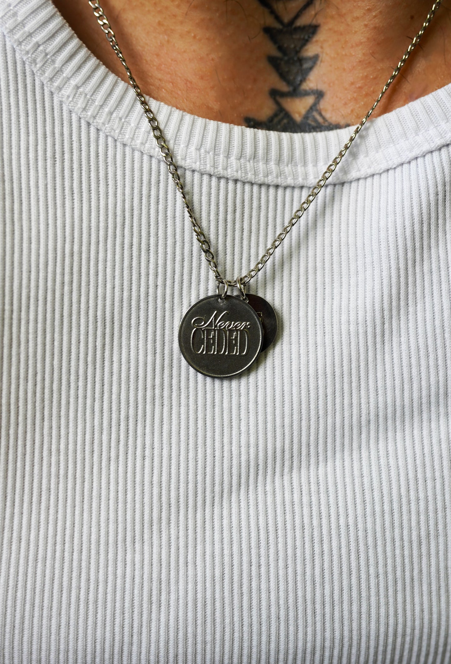 NEVER CEDED SOVEREIGN NECKLACE