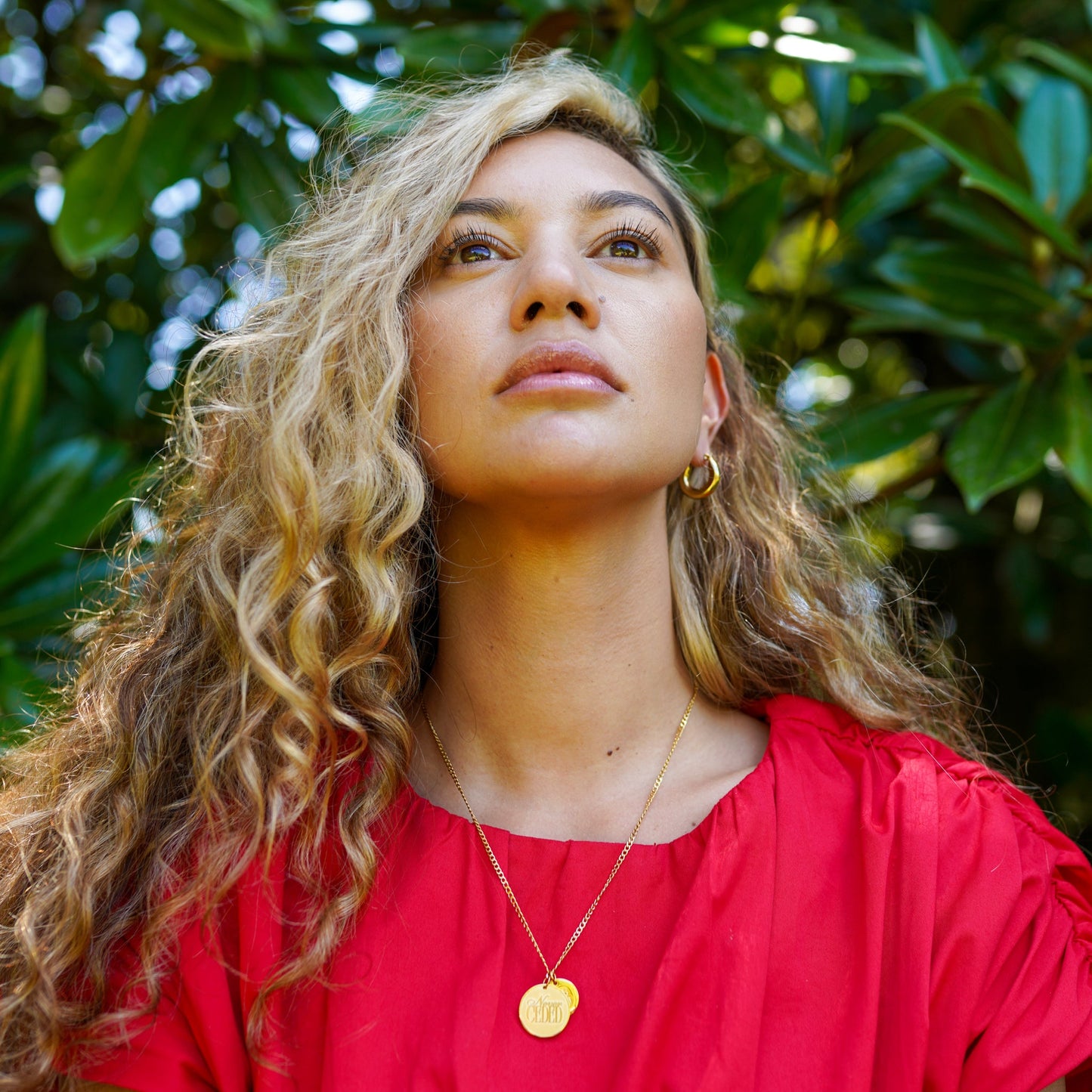 NEVER CEDED SOVEREIGN NECKLACE