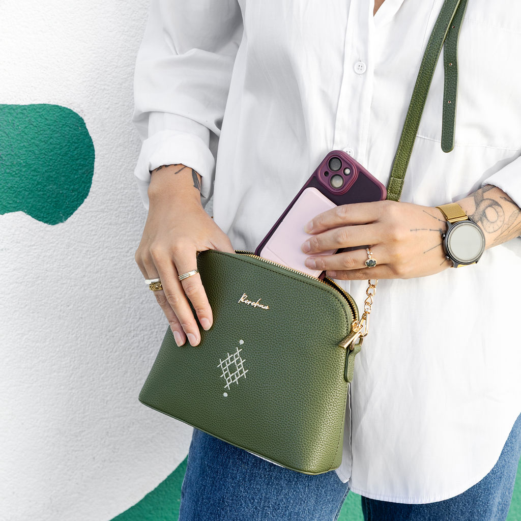 PUĀWAI CROSSBODY PĒKE