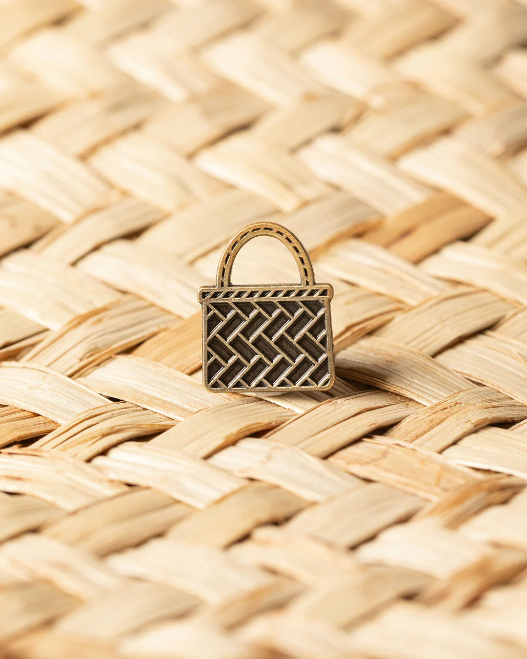 MĀORI ANTIQUE GOLD PINS