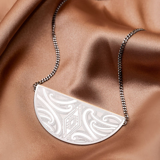 MANAWA NECKLACE