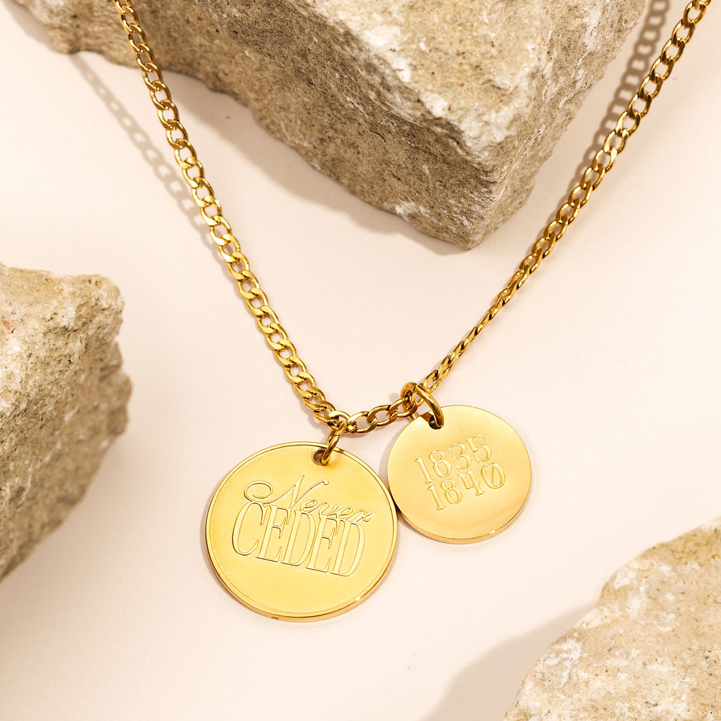 NEVER CEDED SOVEREIGN NECKLACE
