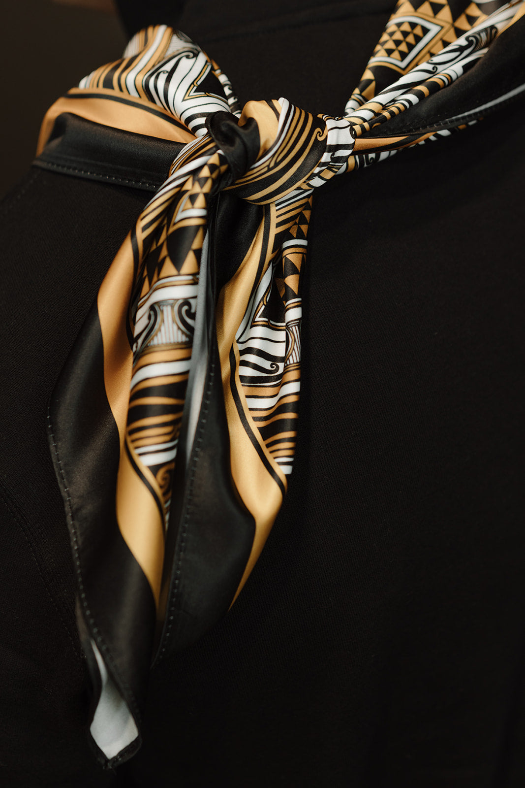 HAWAIKI SCARF